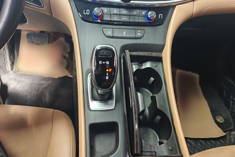 别克 君越 2018款 28T 精英型中控内饰7002