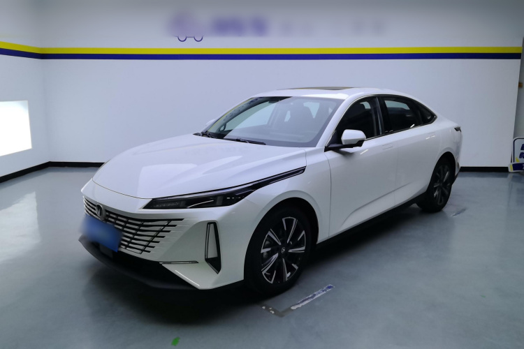 长安 逸动 2024款 1.5T GDI自动 旗舰型车身外观1