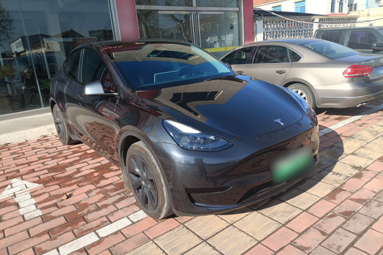 特斯拉 Model Y 2024款 后轮驱动版车身外观3