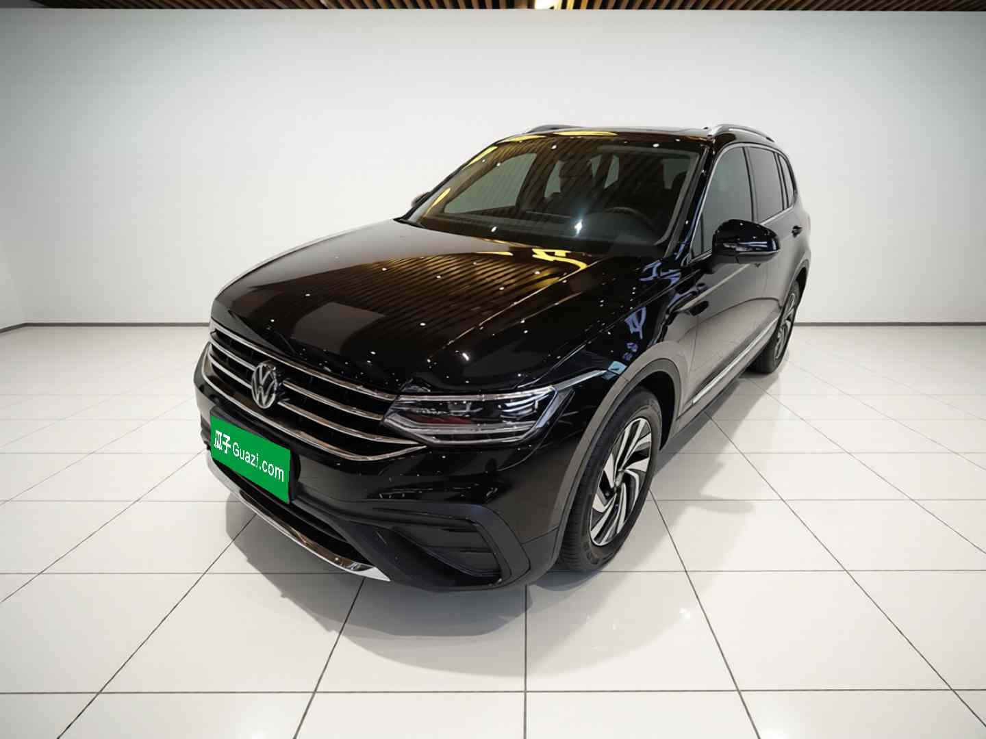 大众 途观L 2024款 出众款 300TSI 自动两驱龙腾版(2)