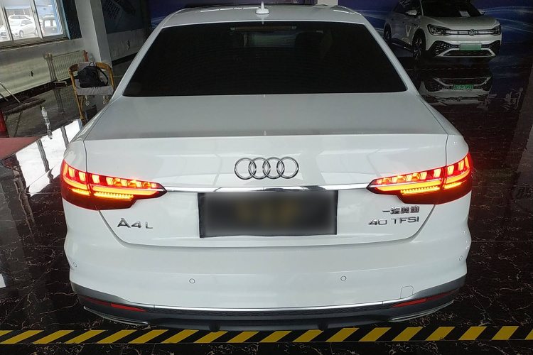 奥迪A4L 2022款 40 TFSI 时尚动感型车身外观6004