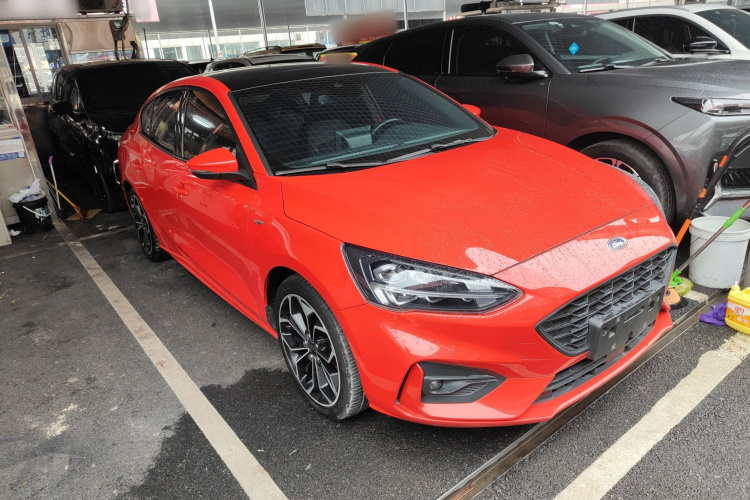 福特 福克斯 2020款 三厢 EcoBoost 180 自动ST Line车身外观6002