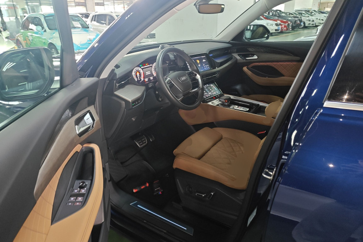 奥迪Q6 2024款 50 TFSI quattro 行云型 羽林套装 6座中控内饰20