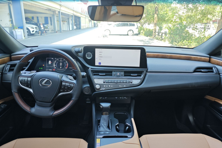 雷克萨斯ES 2023款 200 豪华版中控内饰7005