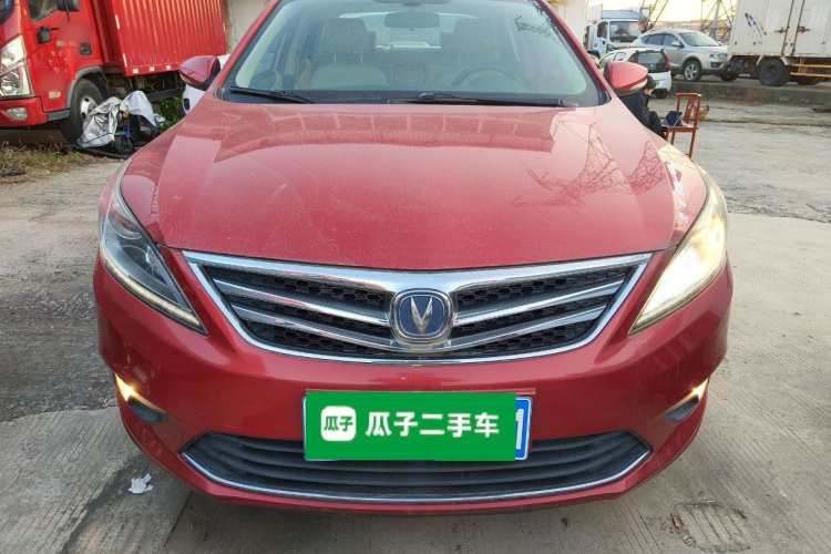 长安 逸动 2016款 1.6L 手动风尚型车身外观2