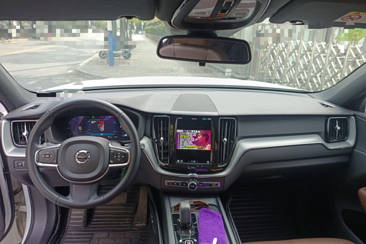 沃尔沃XC60 2022款 B5 四驱智逸豪华版中控内饰12