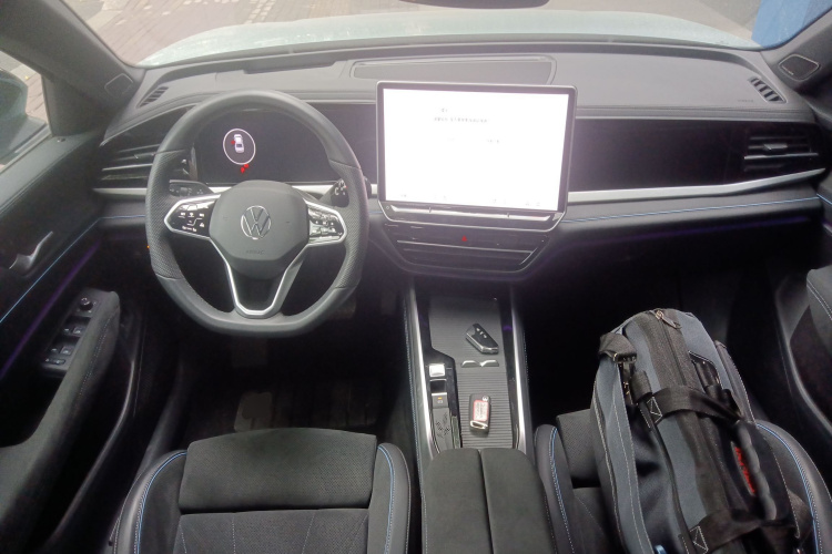 大众 帕萨特 2025款 Pro 380TSI 星空龙尊版中控内饰12