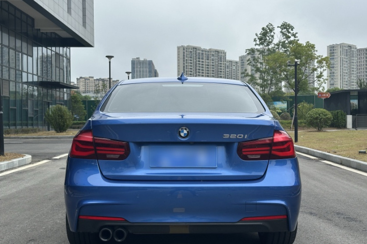 宝马3系 2019款 320i M运动曜夜版车身外观6002