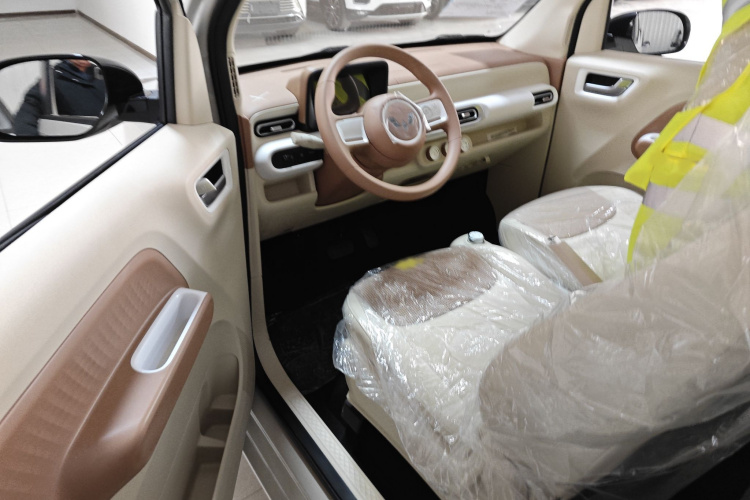 五菱汽车 宏光MINIEV 2024款 第三代 215km 青春版中控内饰7003