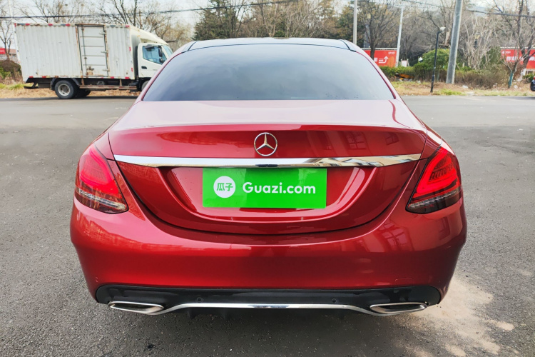 奔驰C级 2019款 C 260 L 运动版车身外观6