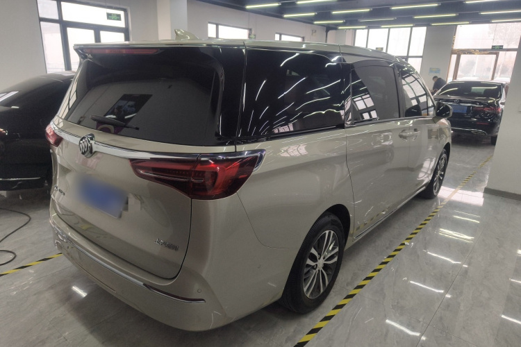 别克GL8 2023款 ES陆尊 尊享型车身外观7