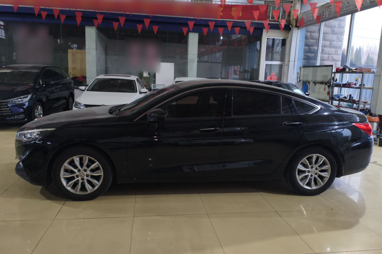 红旗H5 2018款 30TD 型动版车身外观4