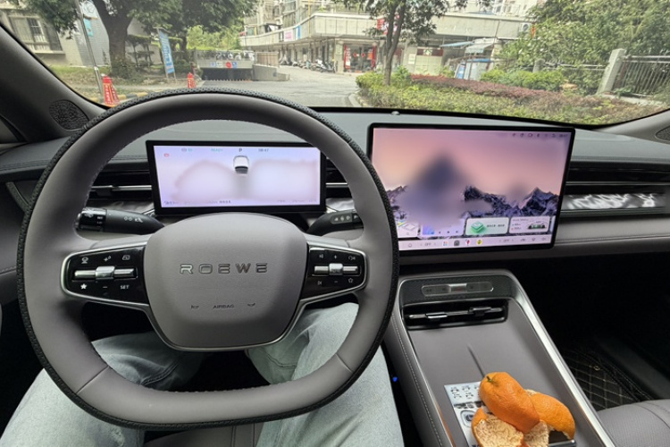 荣威M7 DMH 2025款 160km舒享版中控内饰7001