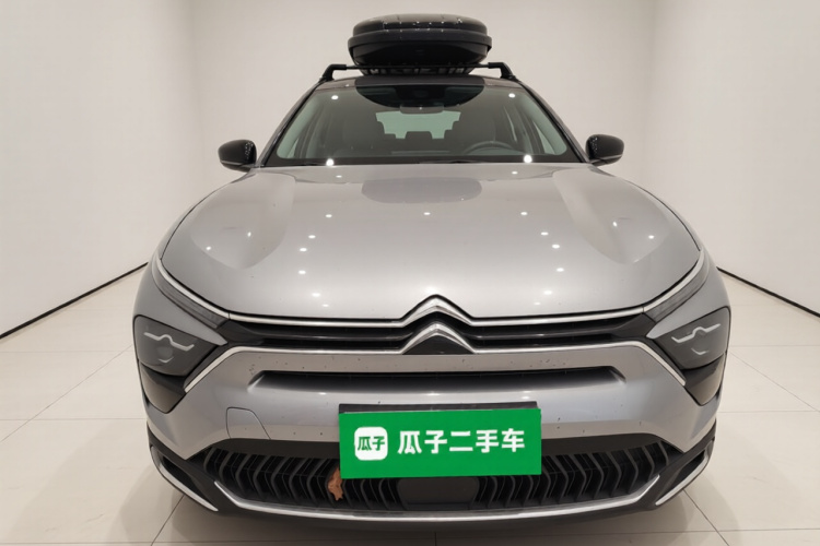 雪铁龙 凡尔赛C5 X 2022款 1.6T 享不凡 虎年开门红版车身外观2