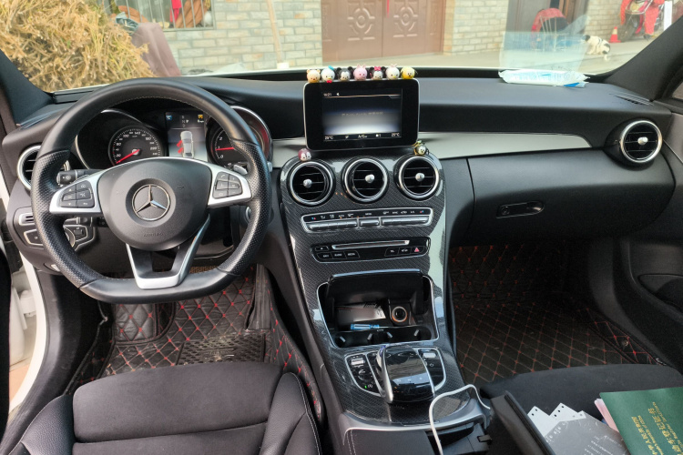 奔驰C级 2018款 C 200 运动版中控内饰12