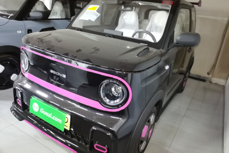 吉利银河 2025款 210km 熊猫卡丁车身外观4