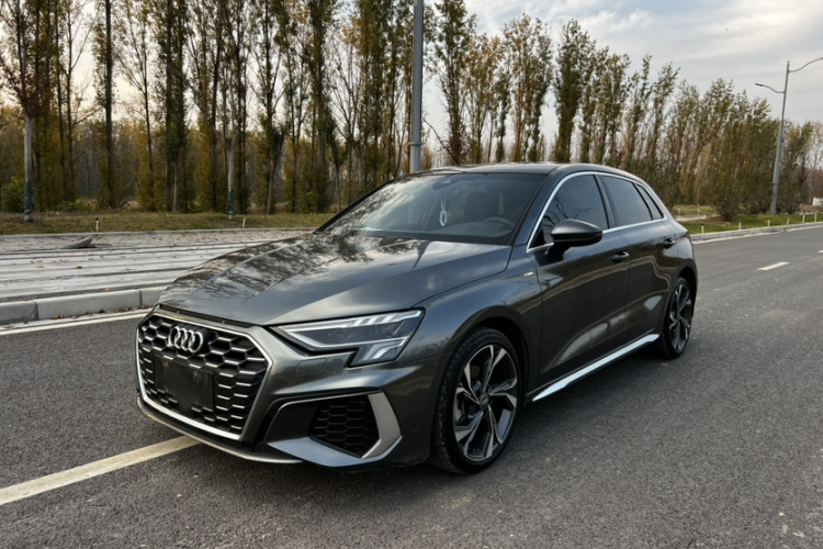 奥迪A3 2021款 Sportback 35 TFSI 豪华运动型车身外观1