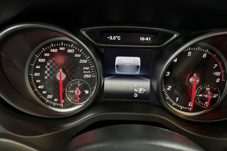 奔驰A级(进口) 2016款 A 200 时尚型中控内饰7008