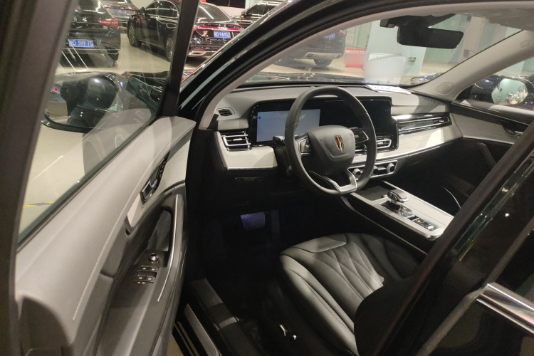 红旗HS5 2025款 2.0T 两驱旗悦Pro版中控内饰20