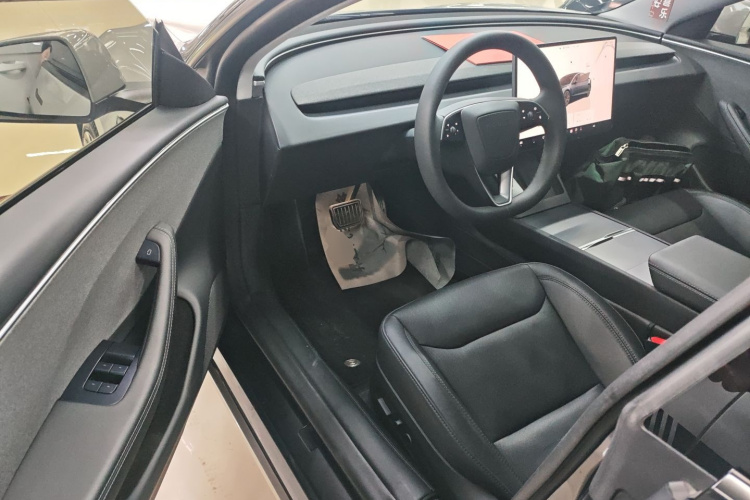 特斯拉 Model 3 2023款 后轮驱动版中控内饰20