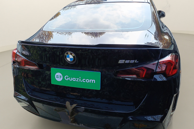 宝马2系 2025款 225L M运动曜夜套装车身外观6