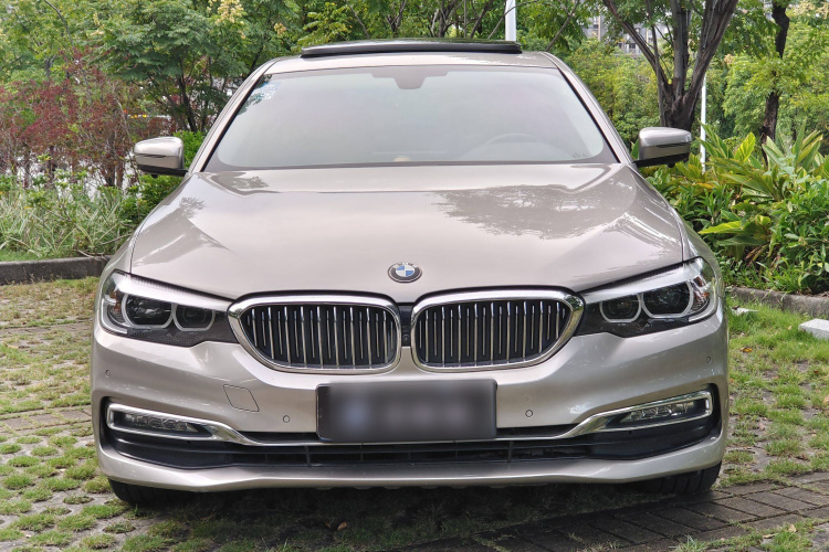 宝马5系 2018款 改款 530Li 领先型 豪华套装车身外观6001