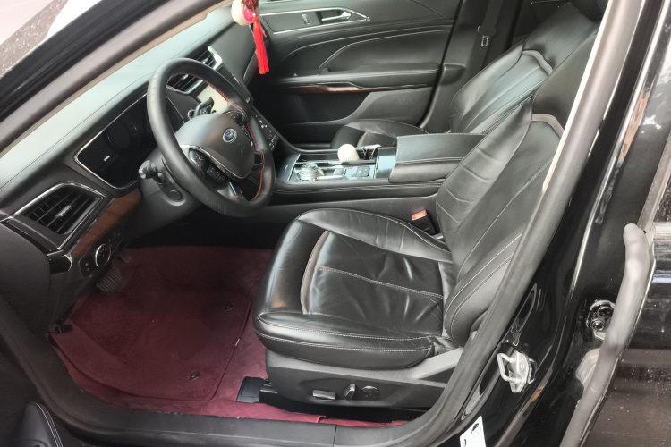 福特 金牛座 2015款 EcoBoost 325 V6旗舰型中控内饰19