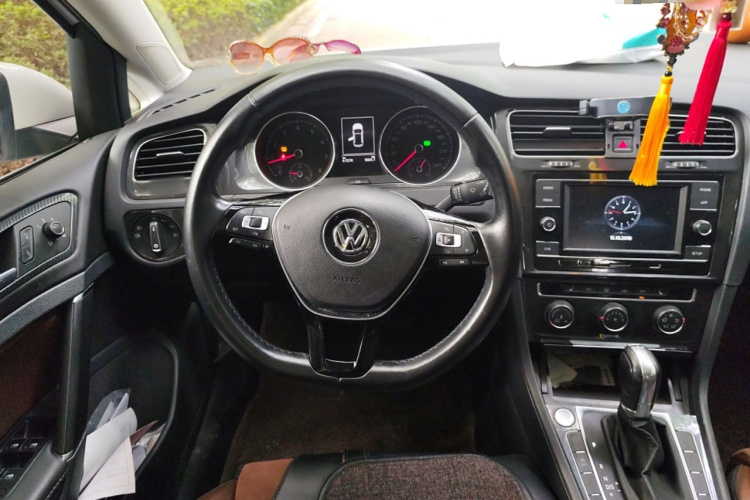 大众 高尔夫 2018款  230TSI 自动豪华型局部细节13