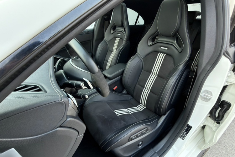 奔驰CLA 2017款 CLA 220 4MATIC 极地限量版中控内饰7004