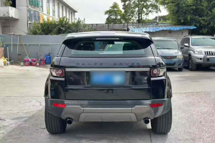 路虎 揽胜极光(进口) 2014款 2.0T 5门耀真版车身外观6006