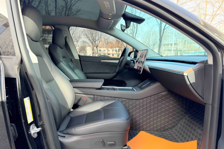 特斯拉 Model Y 2021款 标准续航后驱版局部细节41