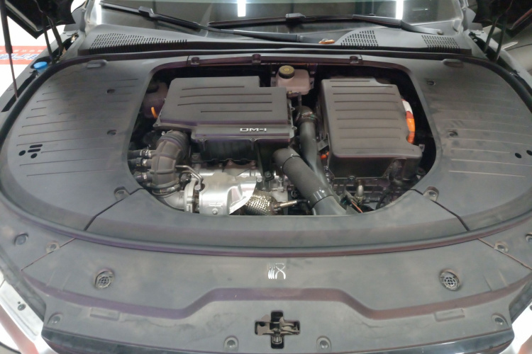 比亚迪 汉 2024款 DM-i 荣耀版 121KM 尊贵型局部细节24