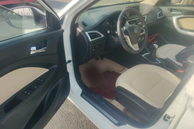 长安 悦翔V7 2015款 1.6L 手动乐享型 国V中控内饰20