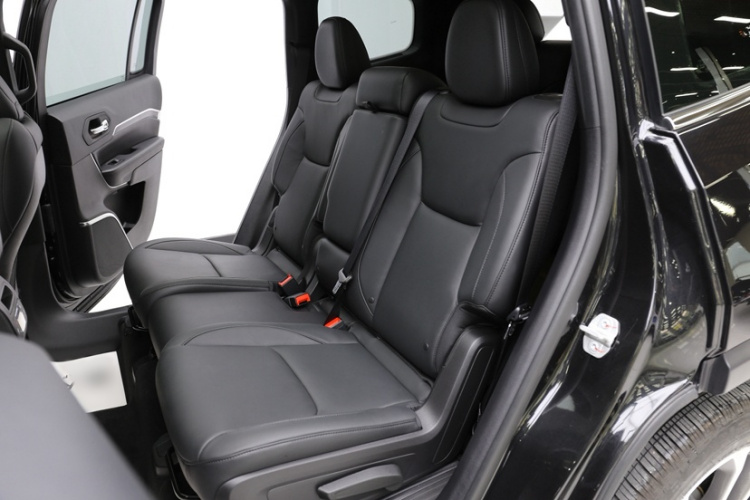 Jeep 大指挥官 2018款 2.0T 四驱悦享版 国VI中控内饰7005