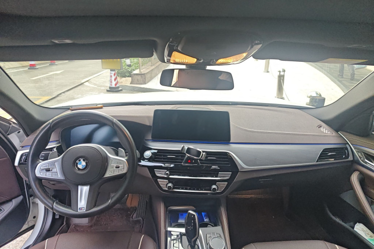 宝马5系 2023款 530Li 领先型 M运动套装中控内饰12