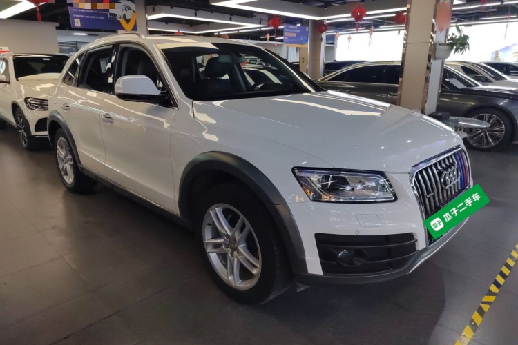 奥迪Q5 2017款 Plus 40 TFSI 舒适型车身外观3