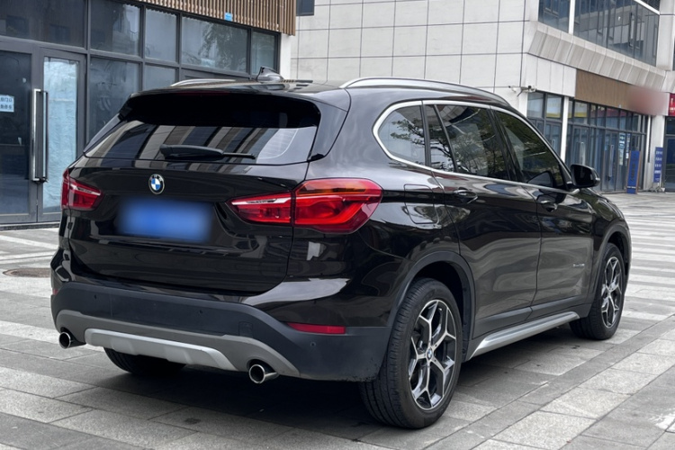 宝马X1 2016款 sDrive20Li 豪华型车身外观6006