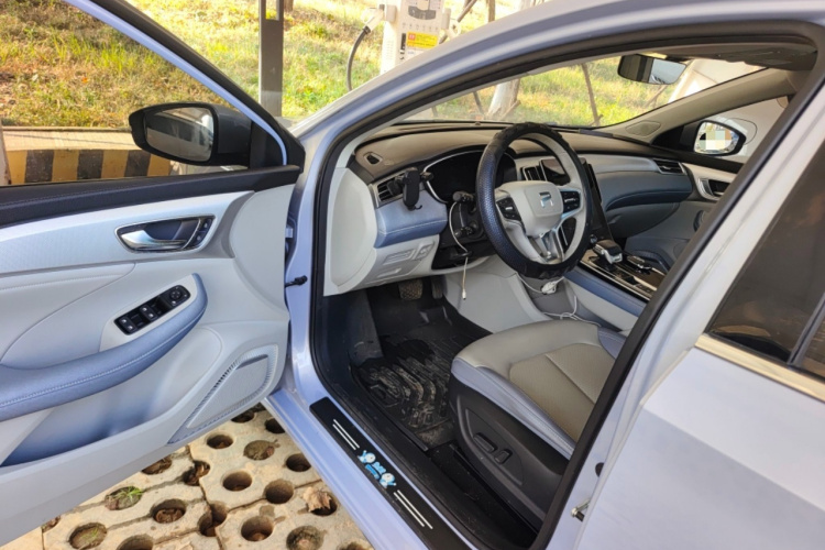 飞凡汽车 飞凡ER6 2021款 新动版 620km 智行版中控内饰7003