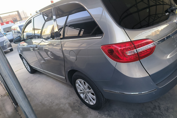 别克GL8 2018款 28T 尊贵型 国VI车身外观4