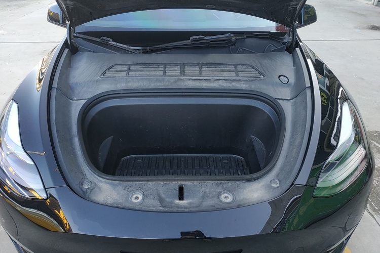 特斯拉 Model Y 2022款 长续航全轮驱动版机舱底盘24