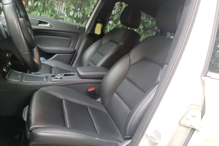 奔驰B级 2015款 B 200 时尚型局部细节19