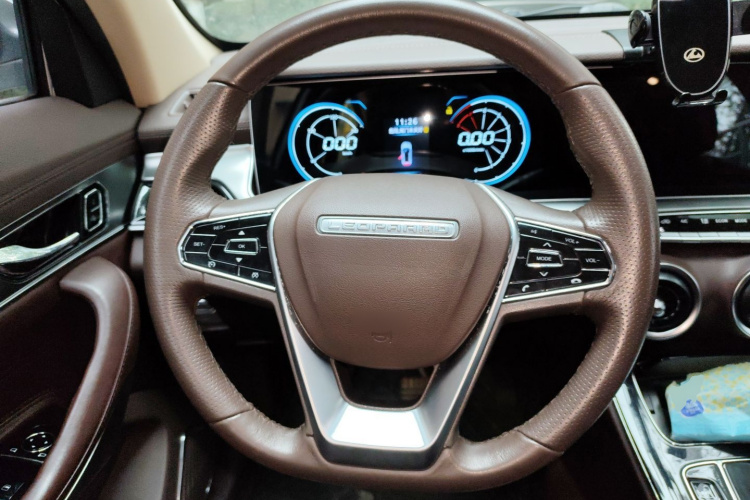 猎豹汽车 Mattu 2018款 1.6T GDI DCT精英型中控内饰13