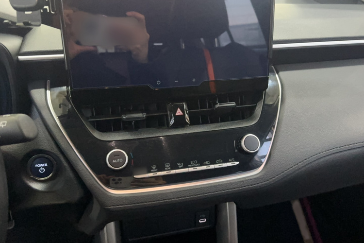 丰田 卡罗拉锐放 2023款 双擎 2.0L 先锋版局部细节16