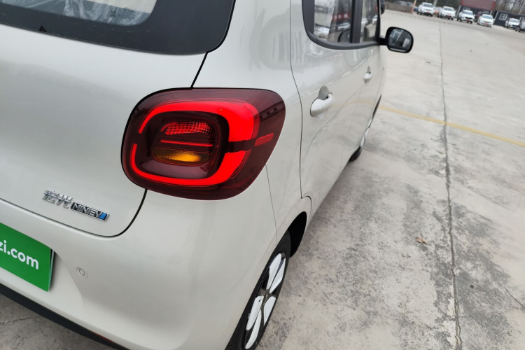 五菱汽车 宏光MINIEV 2025款 四门版 进阶款车身外观6006