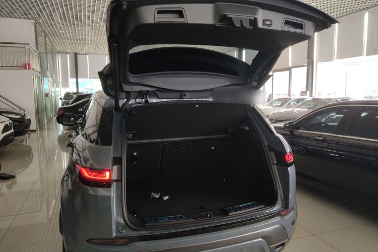 路虎 揽胜极光 2020款 249PS R-DYNAMIC SE 运动科技版机舱底盘23