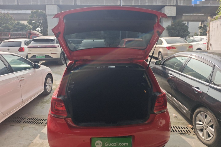 大众 Polo 2013款 1.4L 自动舒适版机舱底盘23