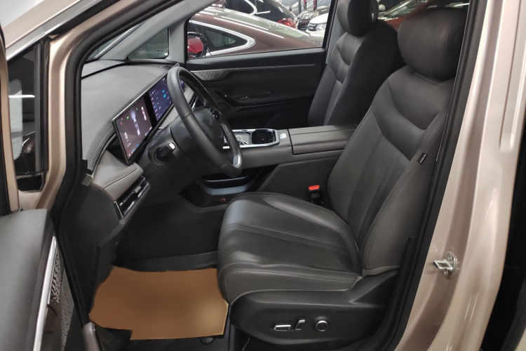 上汽大通MAXUS 大通G70 2024款 2.0T 自动旗舰版 7座局部细节19