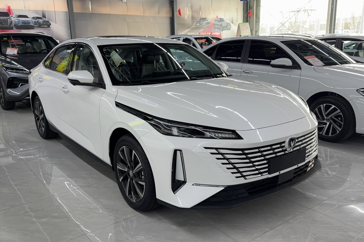 长安 逸动 2025款 蓝鲸 1.5T 500Bar尊贵型车身外观6002