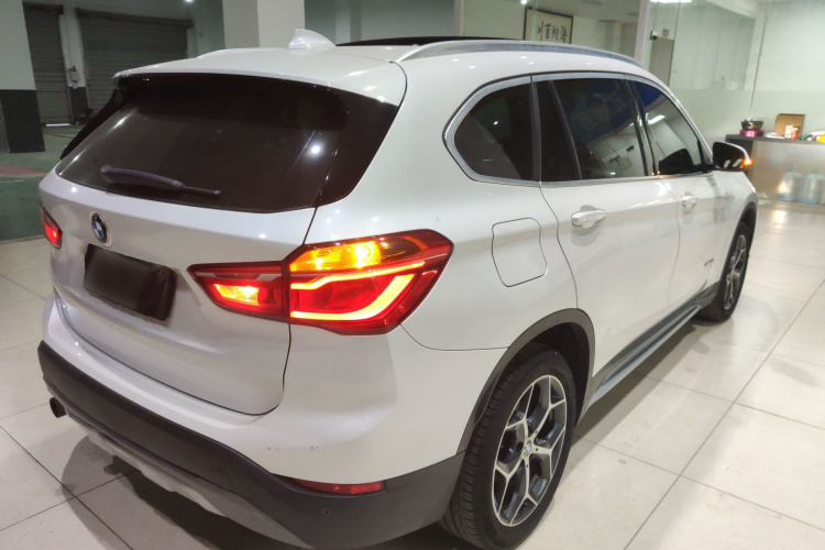 宝马X1 2018款 sDrive18Li 尊享型车身外观7