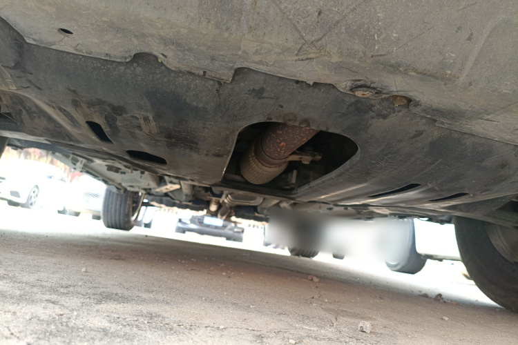 Jeep 自由侠 2016款 2.0L 自动四驱75周年致敬版局部细节9008